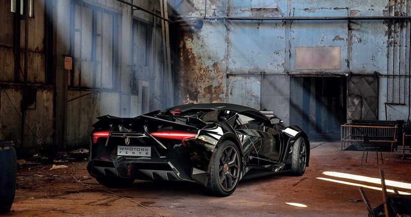  W Motors открывает шоу-рум в Дубае