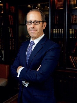 Уильям Райкерт, партнер международной юридической компании K&L Gates в Дубае