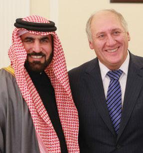 Шейх Талеб бен Сакр Аль Кассими с вице- губернатором Санкт-Петербурга Александром Говоруновым
